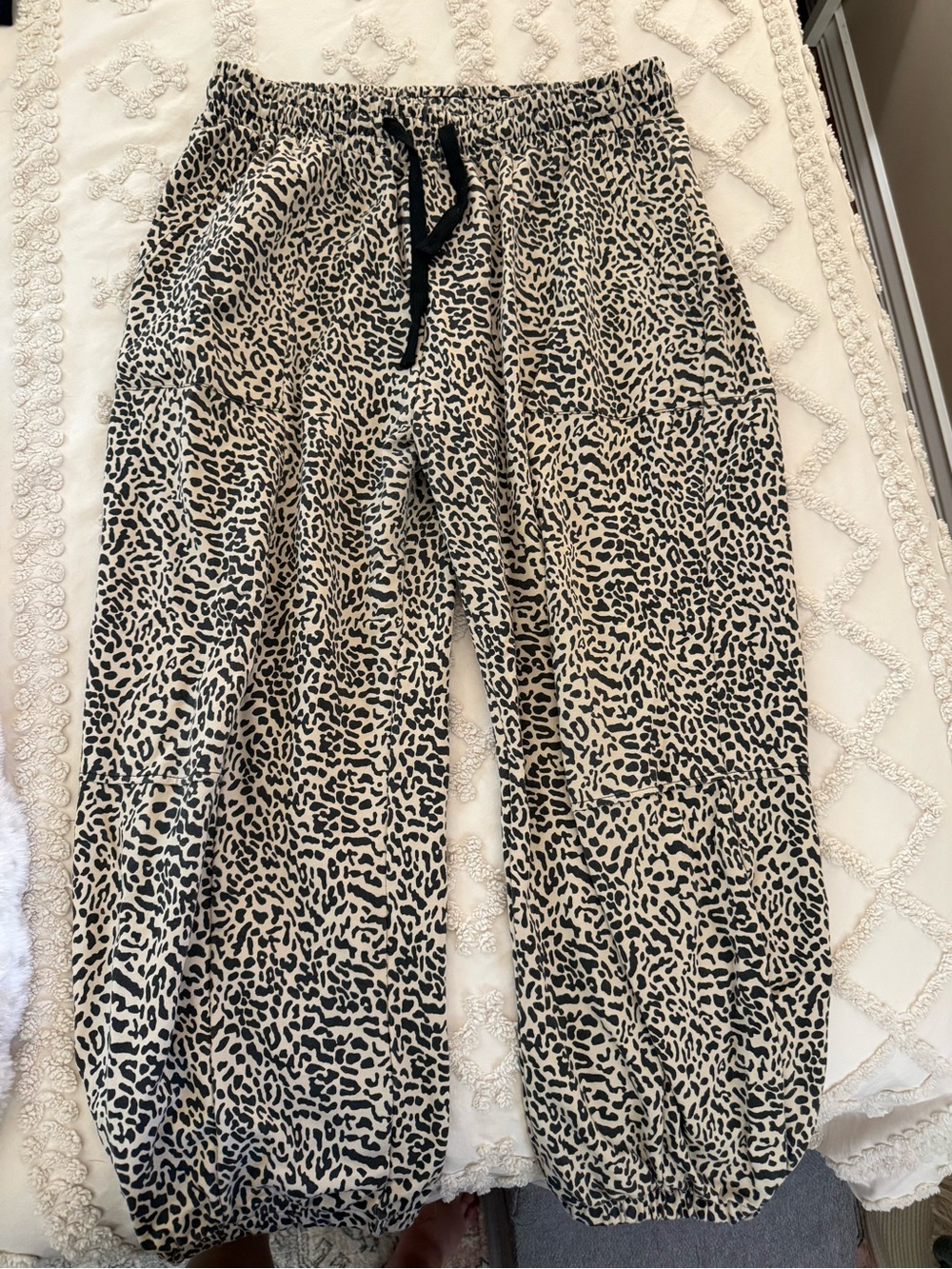 Leopard Print Elastic Waist Joggers - Black & Cream